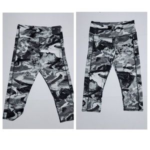 NWT 😍Women's UNDER ARMOUR 😍Leggings! Size L Compression

High Rise Capri